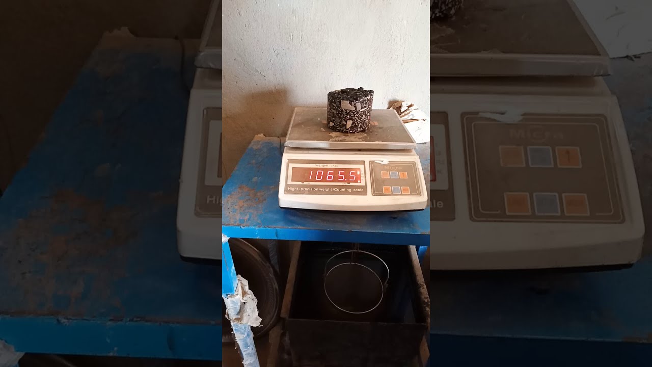 أخذ عينات الكور (القلب الأسفلتي)  لطبقات الأسفلت وحساب نسبة الدمك