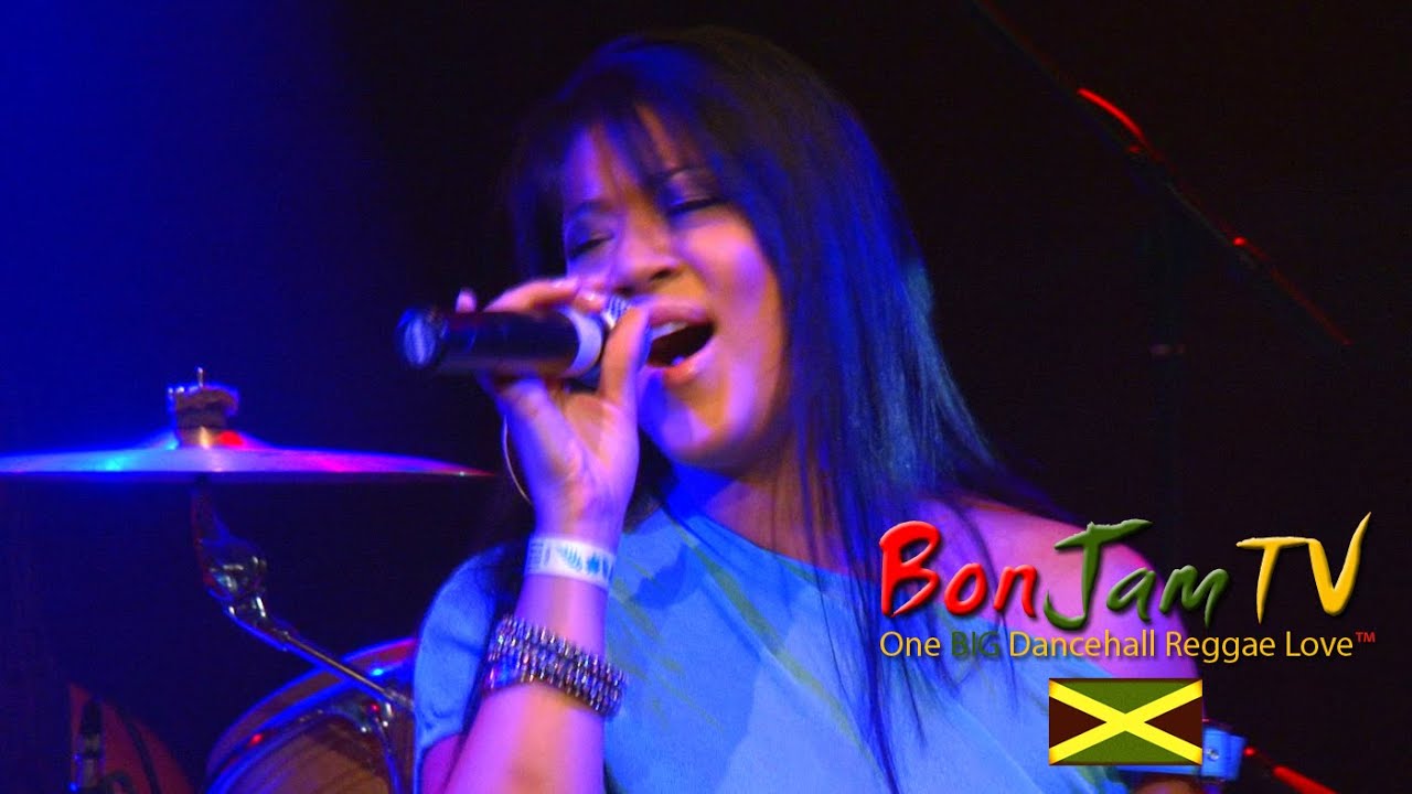Tessanne Chin Performs 'Hideaway'