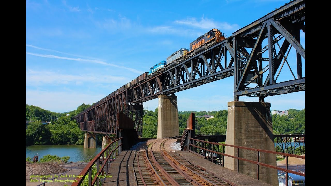 W&LE on two massive trestles. Belle Vernon, Banning, PA  6/03/2011