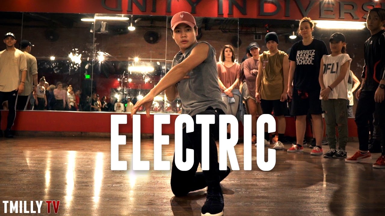Sean Lew performs 