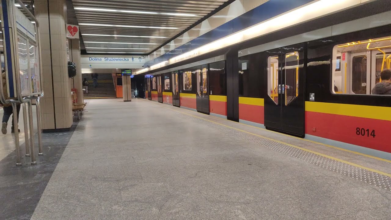 Odjazd pociągu &Scaron;koda Varsovia w stacji Ursyn&oacute;w 22.01.2024 (Microsoft TXT Software) #metrowarszawskie