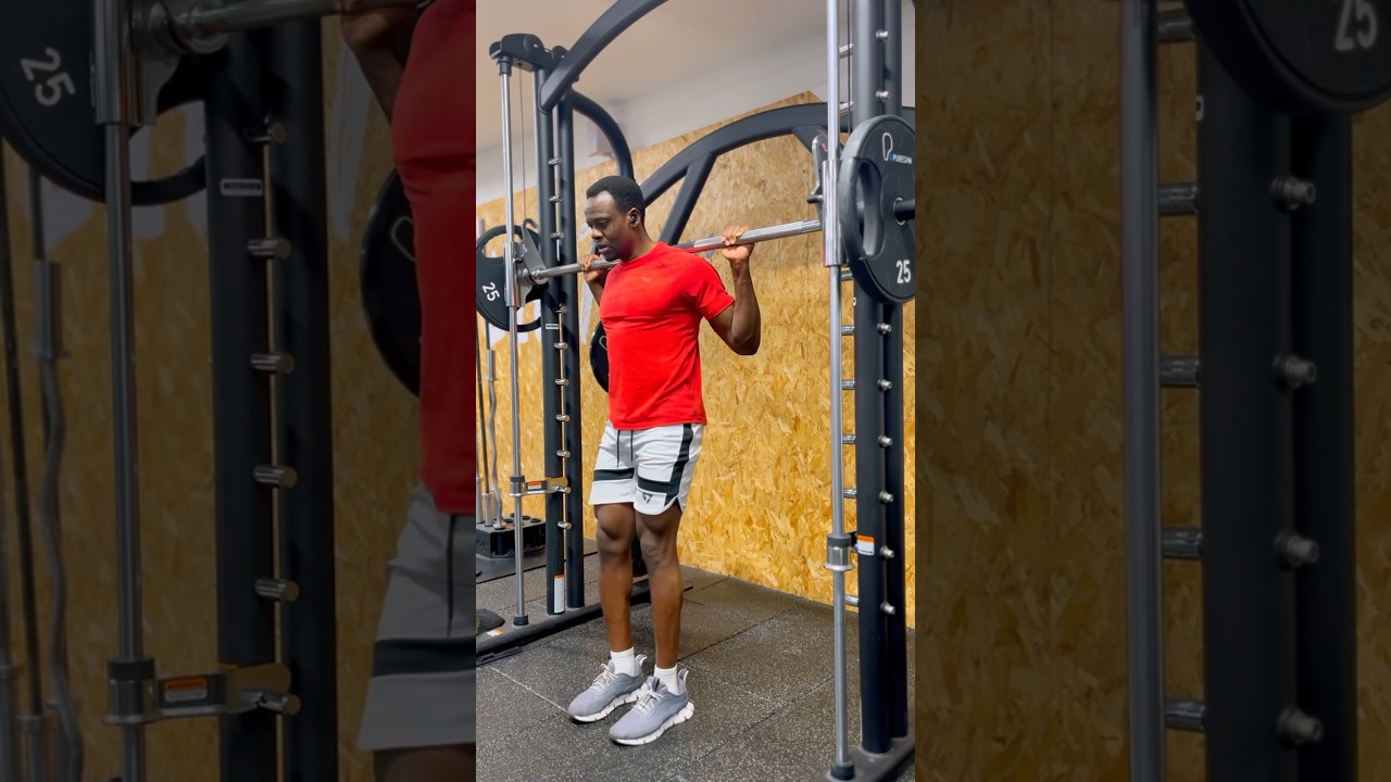 Smith Machine Reverse Lunges for Leg Gains 💪 