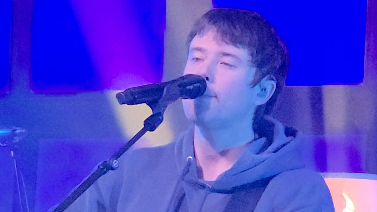 Alec-benjamin singing if we have each other-12-notes-tour-dublin-12-03-2025