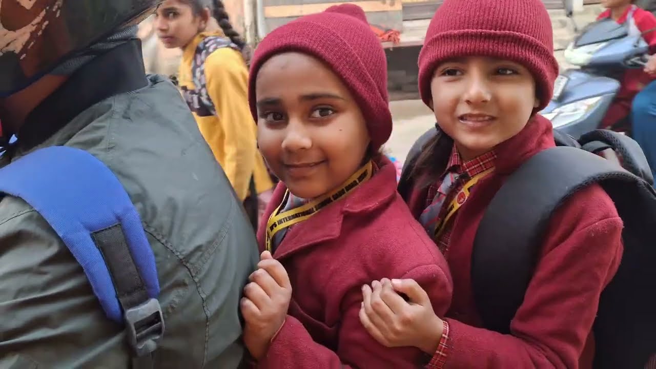 Hanushi😘 gyi aaj school 😱 #dailyvlog #trending #viralvlogs #viralvideo #family #familyvlog #youtuber