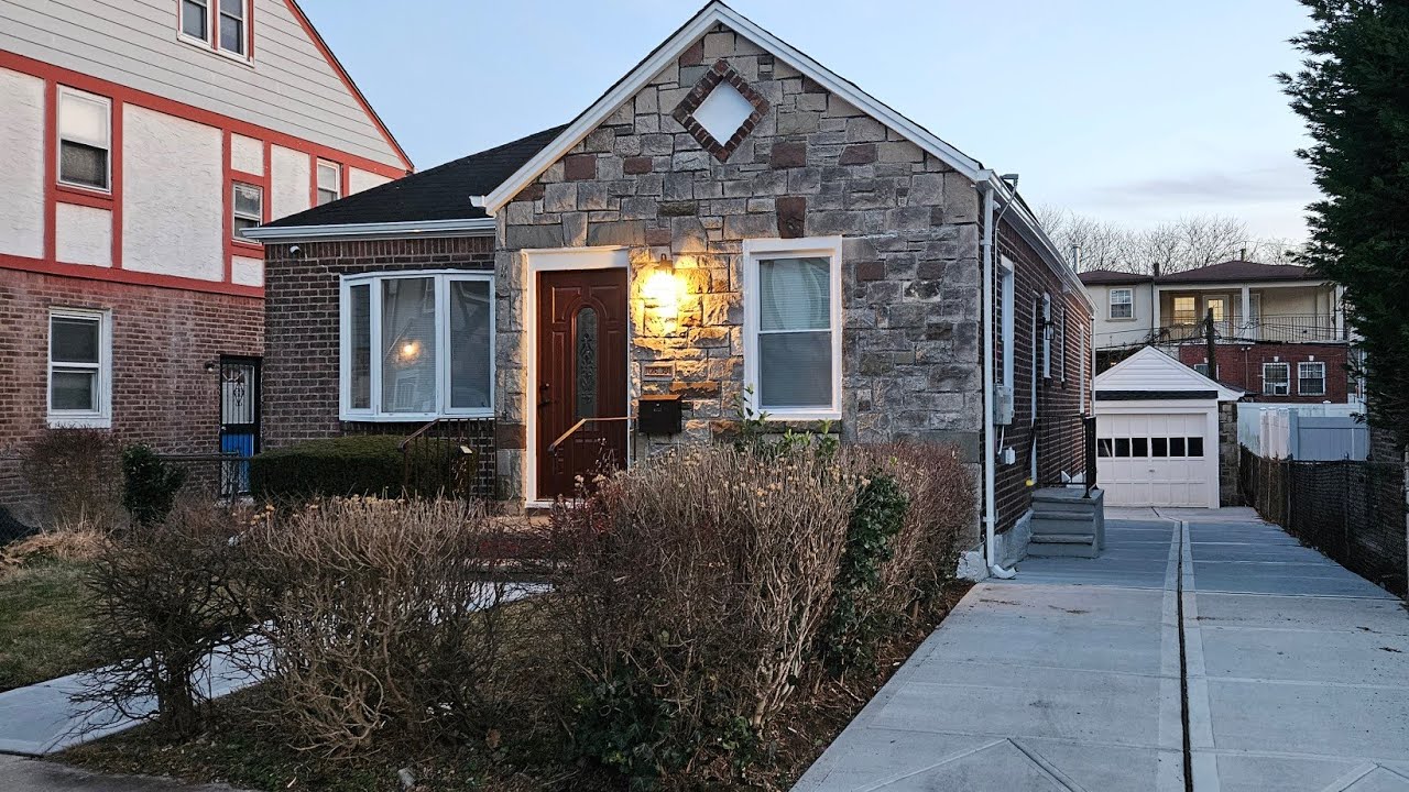 1 Fam House For  Sale  $879K 176-30 132nd Ave, Jamaica NY OPEN HOUSE: Thursday, January 22, 12-4pm