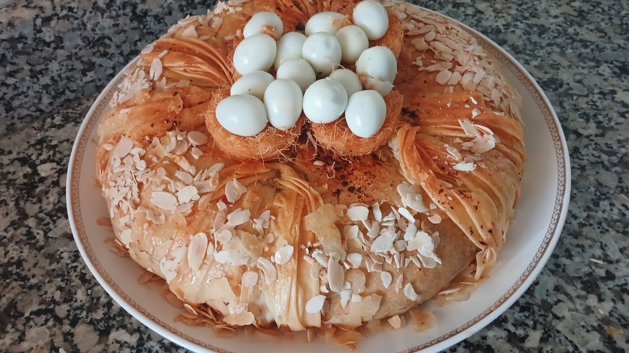 بسطيلة بالدجاج ولوز معلكة 😋 على أصولها بمذاق لا يقاوم 👌👌