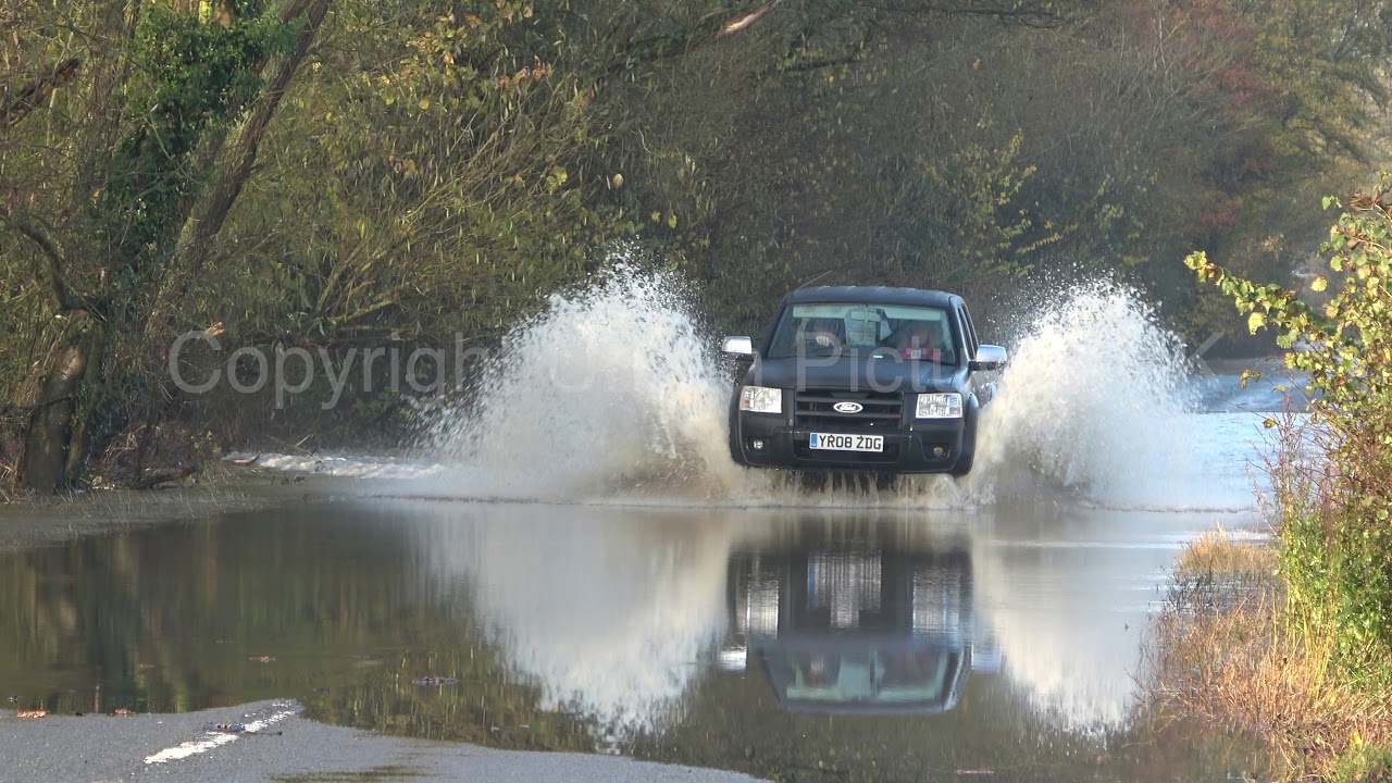 UK Floods: Tewkesbury floods as River Severn bursts its banks