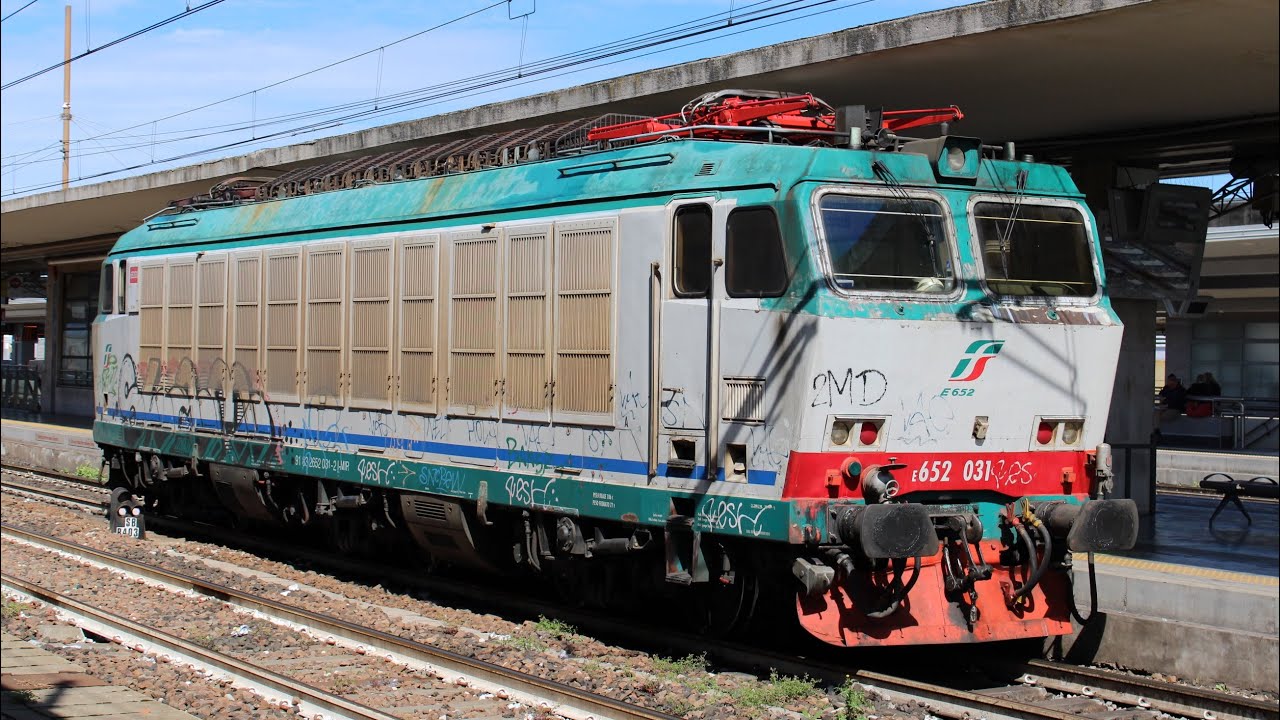 AGGANCIO E MANOVRA TRA due locomotori a Bologna CENTRALE!