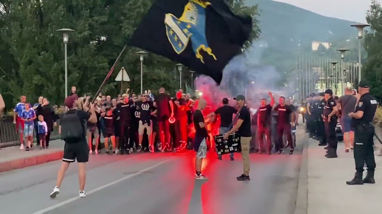 Korteo BH Fanaticosa pred Lihten&scaron;tajn