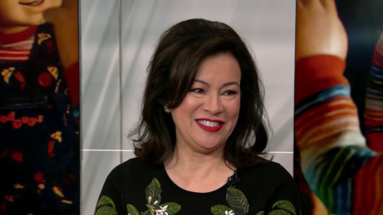 Jennifer Tilly Talks 