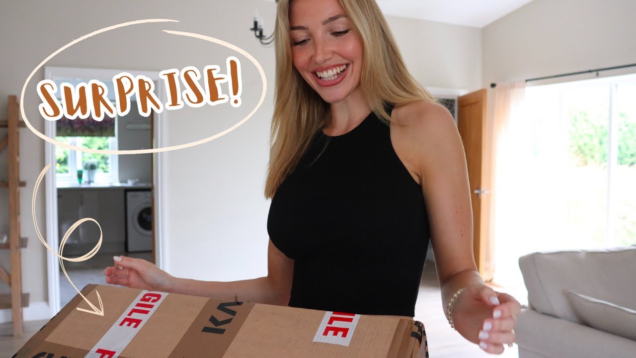 *SURPRISE* UNBOXING OUR NEW DRESSAGE COMPETITION GEAR