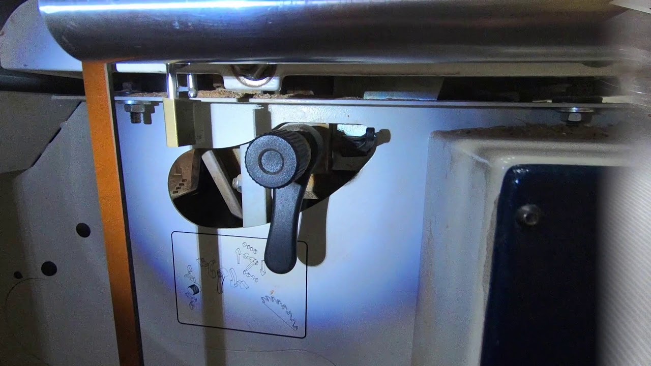 Scoring Blade Adjustment for Minimax Sliders