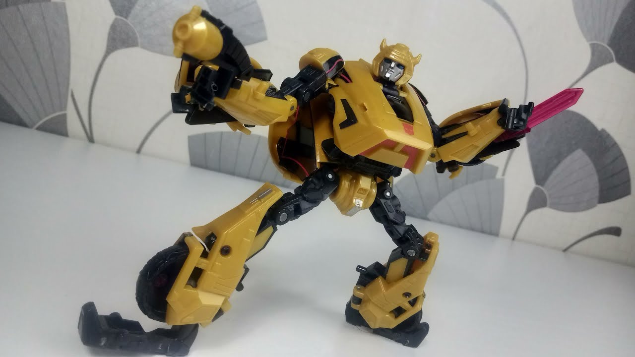 МАЛЫЙ ПОВЗРОСЛЕЛ - Transformers: Generations: War for Cybertron/Fall of Cybertron BUMBLEBEE/БАМБЛБИ
