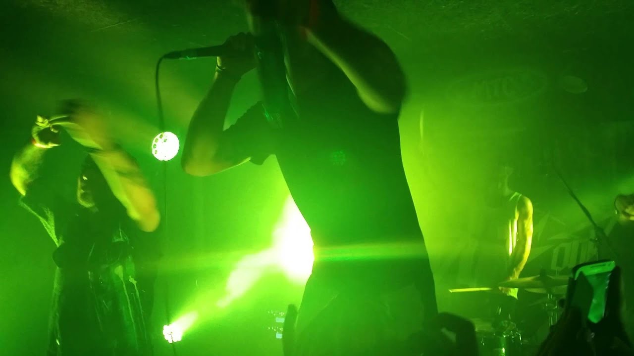 TTRAW - Kill the DJ feat. Kevin of Eskimo Callboy