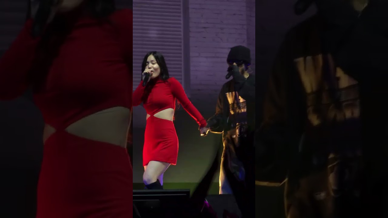 LeeHi - Alone @AOMGOFFICIAL  World Tour in Berlin