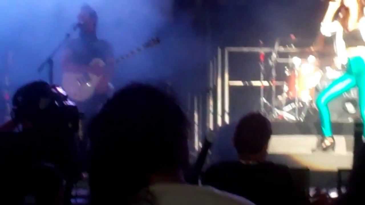 Victoria Justice - Summer Break Tour 2013: Best Friend's Brother