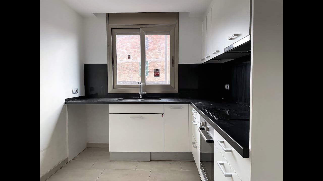 Manresa   Servihabitat - Piso en venta de 3 dormitorios con plaza de aparcamiento incluido.
