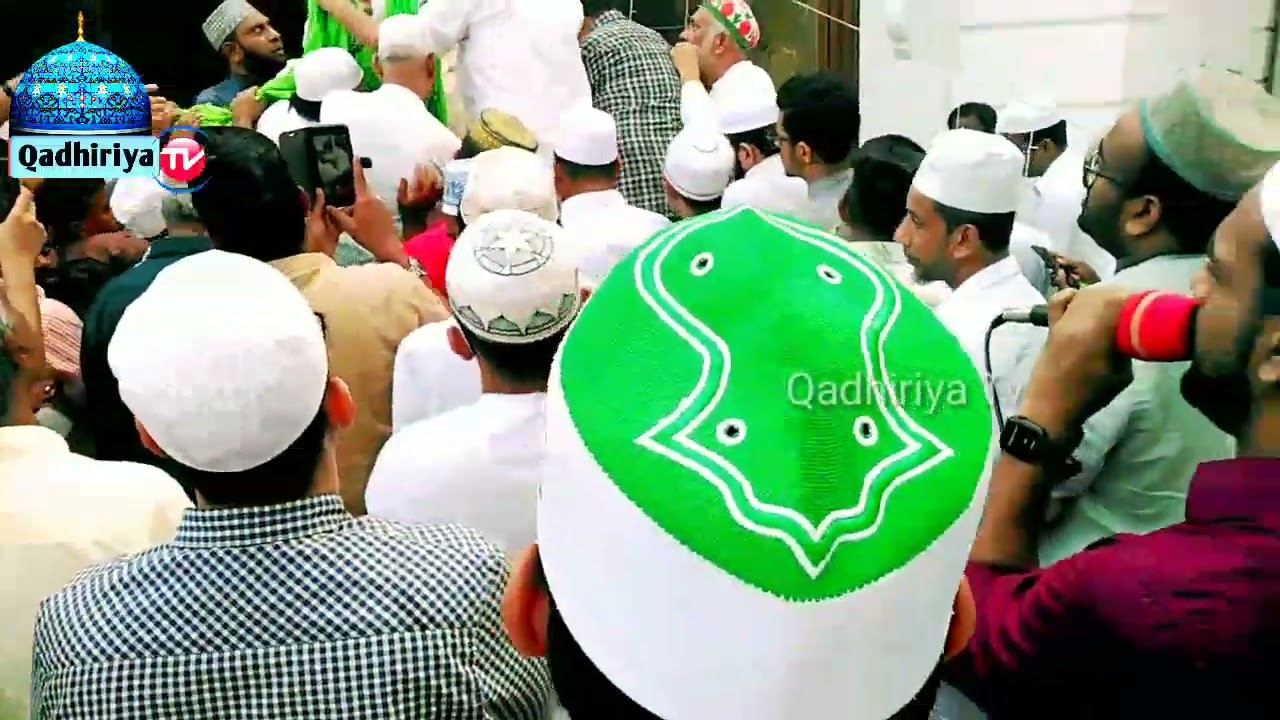 205 flag hoisting of sheikh usman waliyullah dargah sheriff deawatagaha palli Colombo Sri Lanka