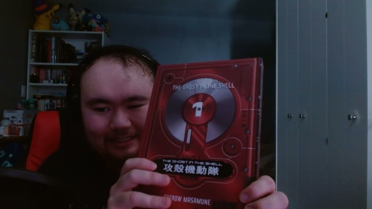 Распаковка бокс-сета манги Ghost in the Shell Legacy Edition.