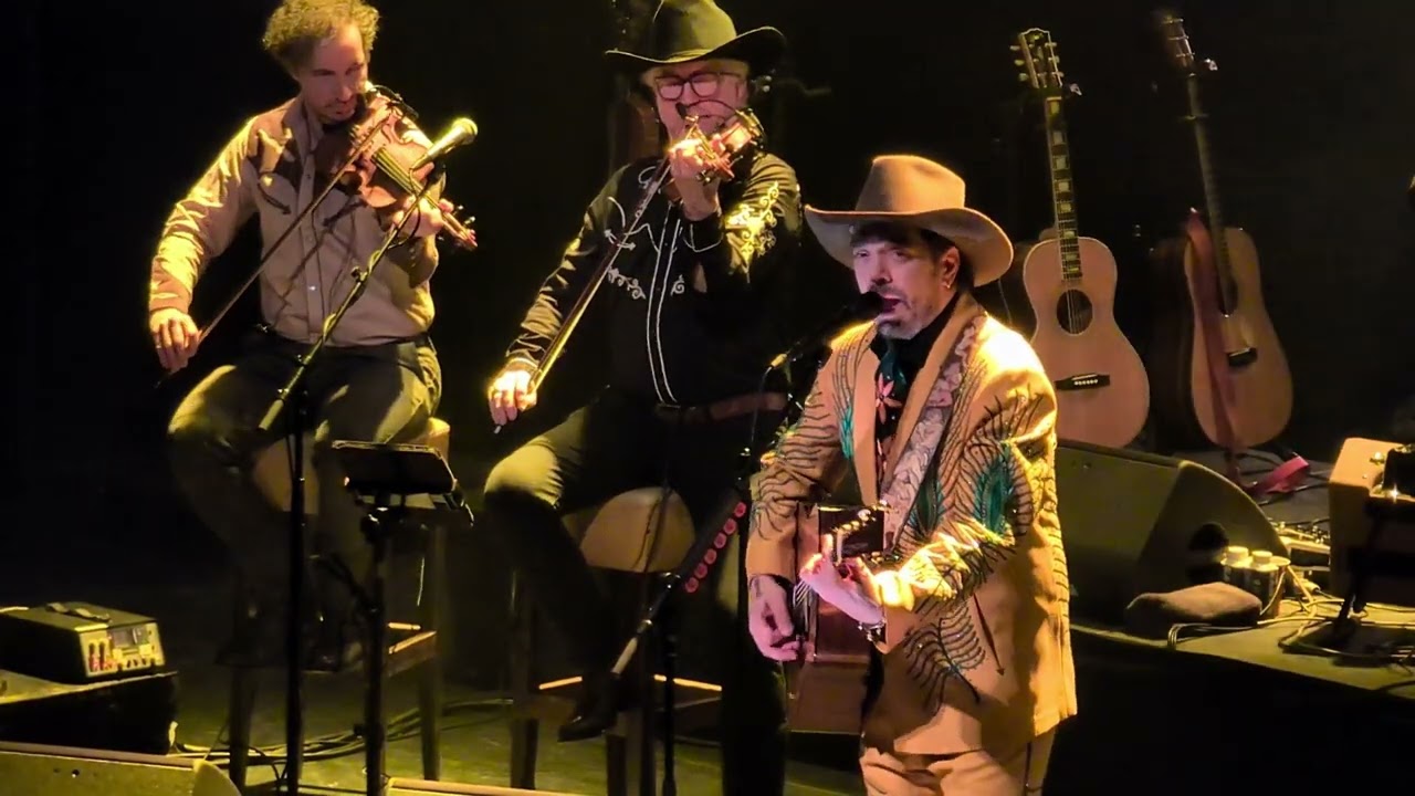 Waylon - Slide off of your satin sheets live schouwburg Tilburg 17-01-2026