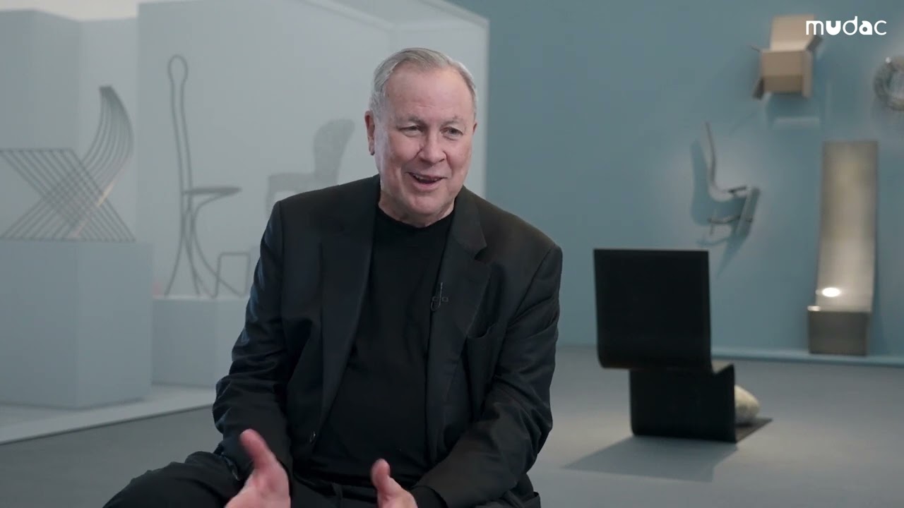 A Chair and You : interview Robert Wilson