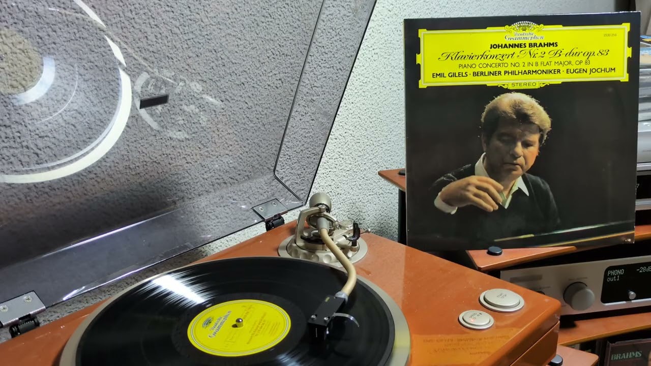 Brahms: Piano Concerto No. 2 in B -flat major, Op. 83: 2nd mov - Gilels / Jochum