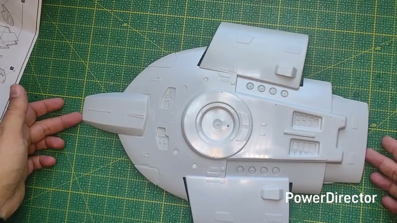 USS DEFIANT - 1/470 - AMT - parte 1