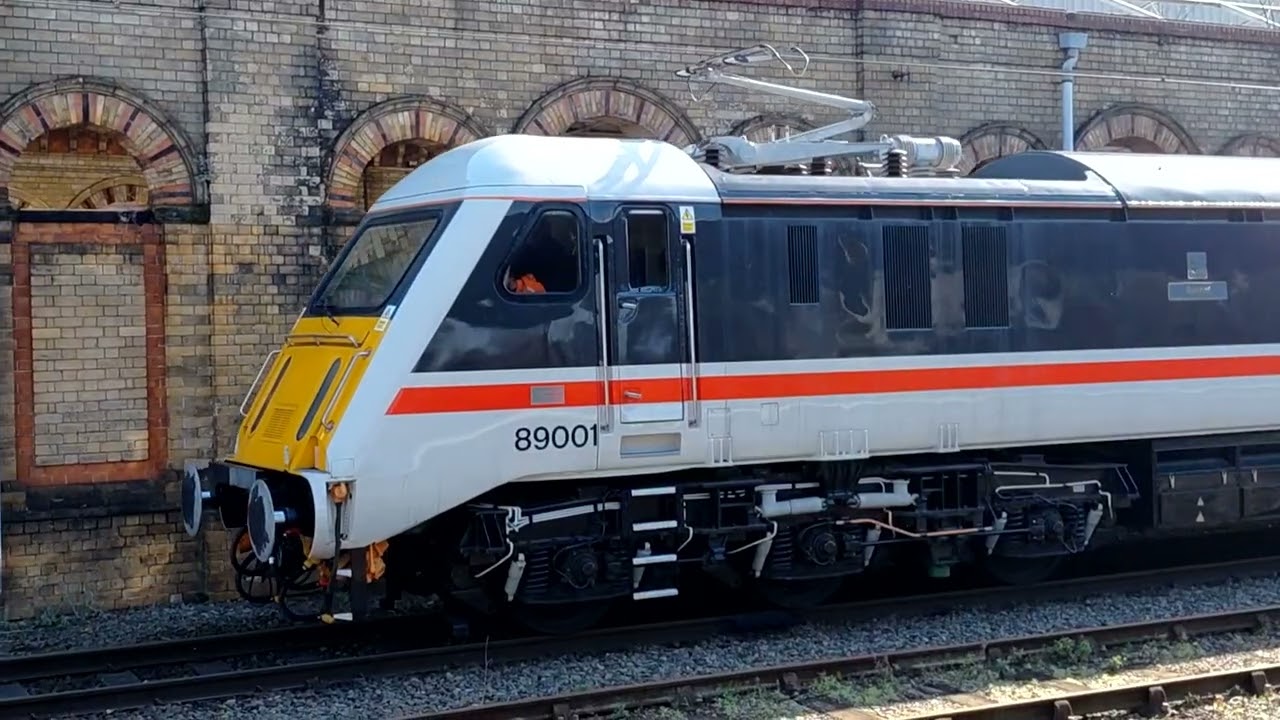 89001 Avocet on its test run on the WCML in over 30 years. Seen with 86101, 82139 & 6 mk3s 14/03/26