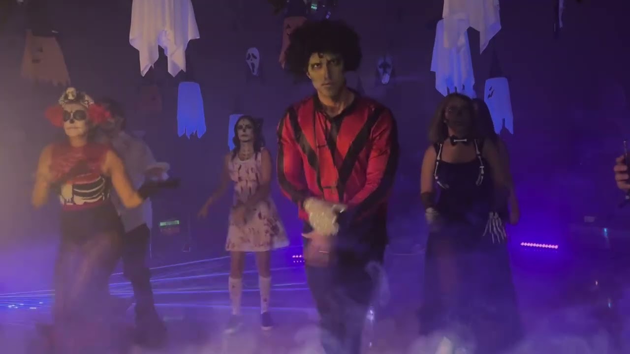 Festa de Halloween - Dias e Amaral - Thriller dance