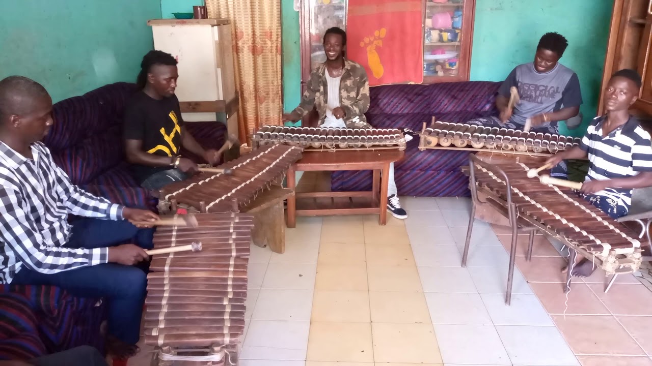 La famille Camara de Djelilaye yah au Balafon à conakry