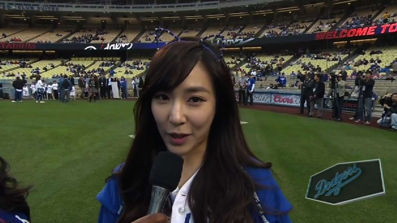 Hwang on throwing out the first pitch in LA