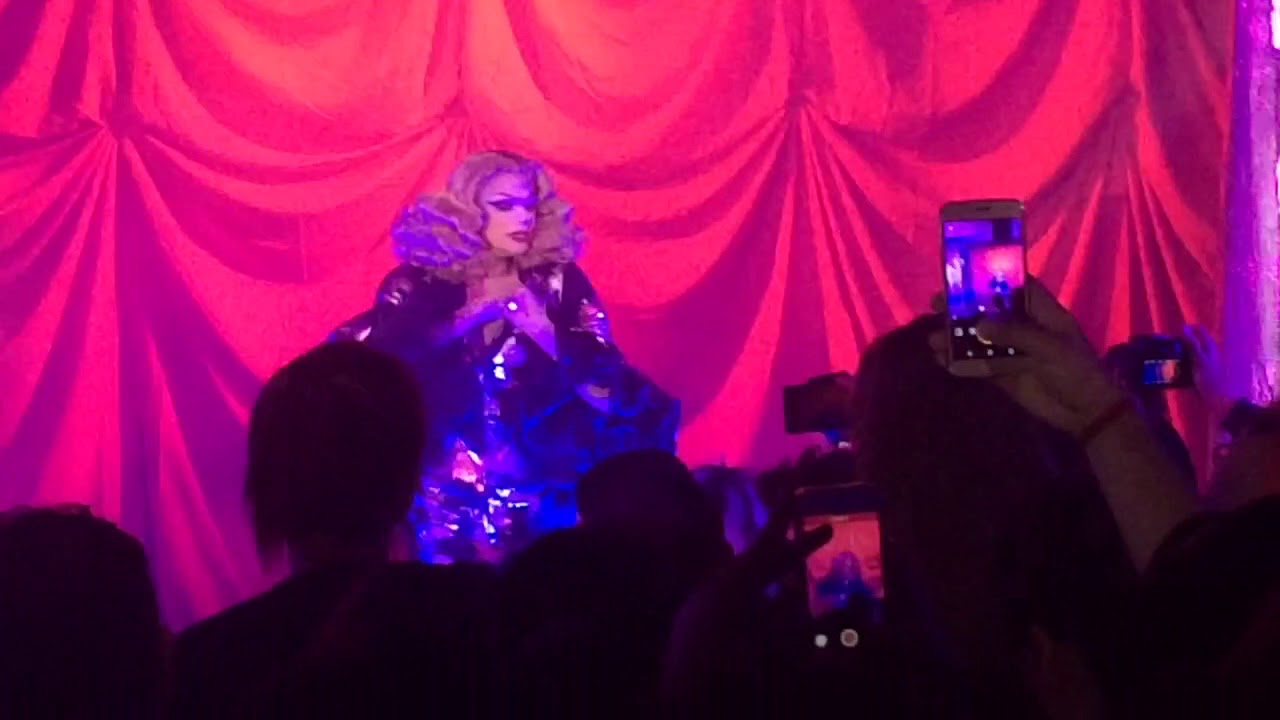 Valentina live in Mexico City “Hoy Quiero Confesar” by Isabel Pantoja