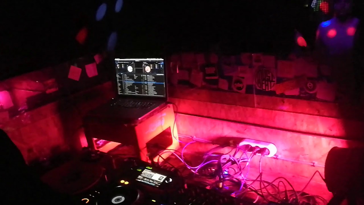 Savage & MC Fantom @ Frame