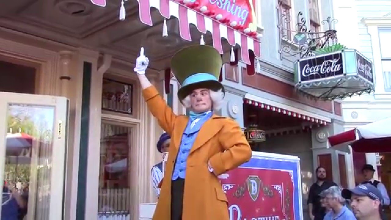 Musical Chairs at Disneyland, cameo by Aladdin