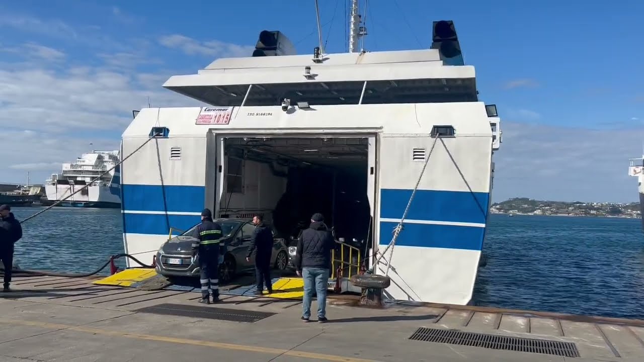 Bradisismo. Porto di Pozzuoli, Medmar: Bigliettazione mai interrotta per mezzi pesanti e bus