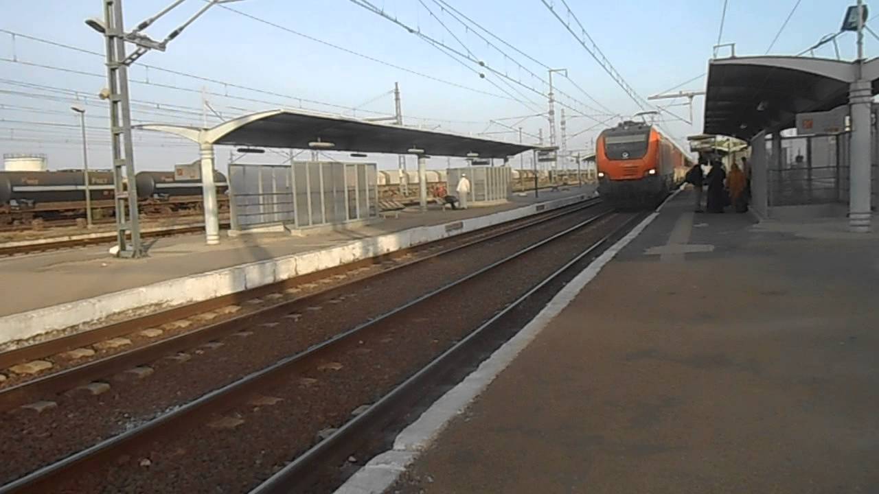 train ONCF (ville sidi kacem)