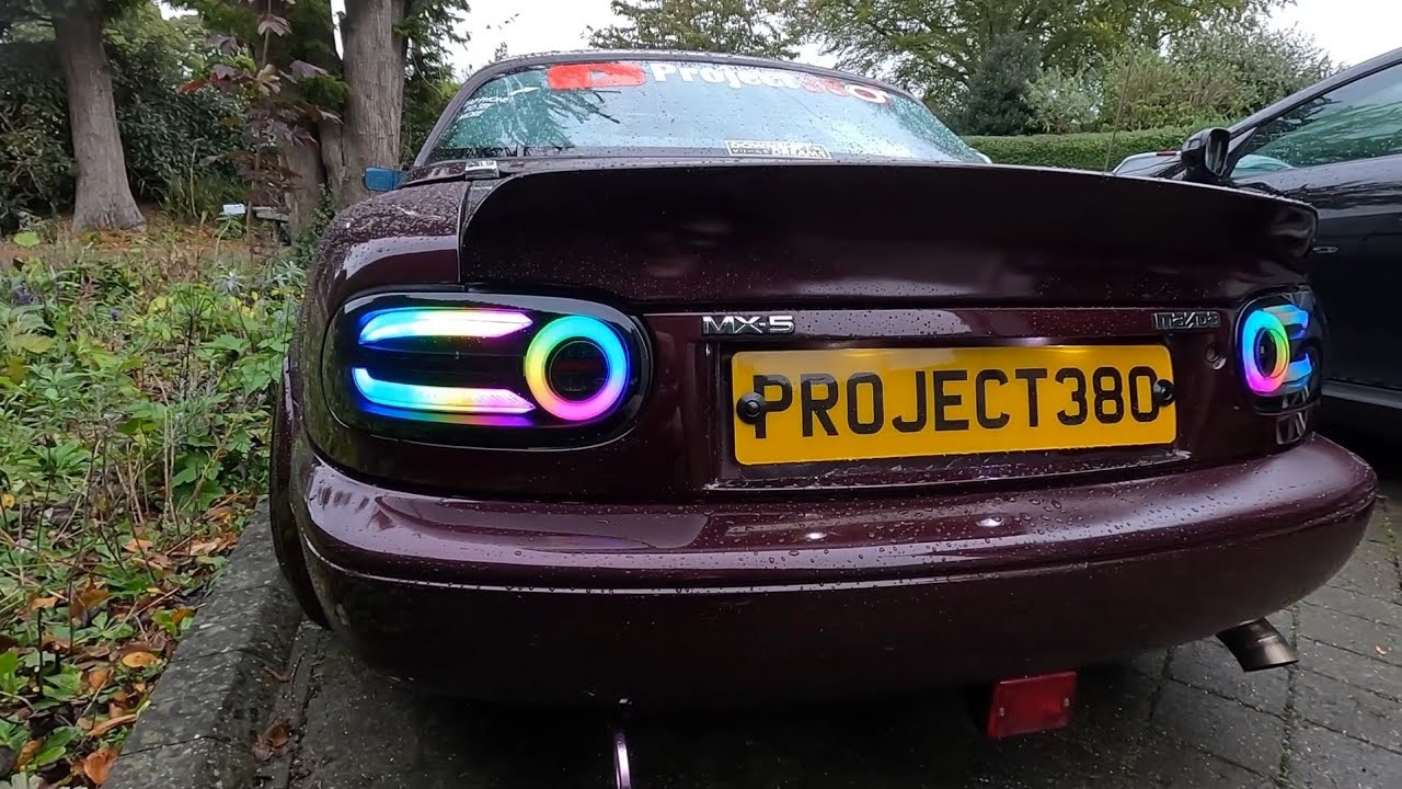 CARBON MIATA V2 TAIL LIGHTS ON THE MK1