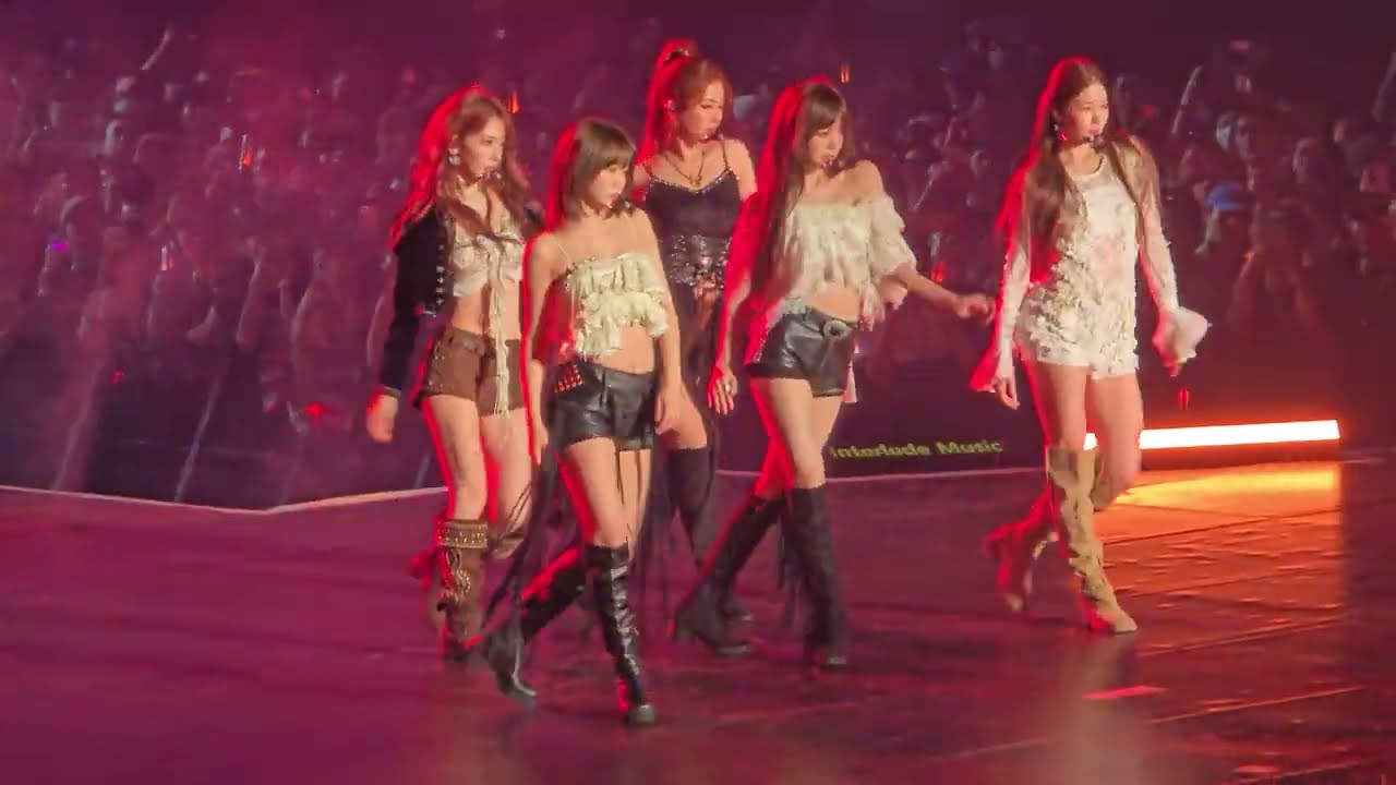 250719 2025 LE SSERAFIM TOUR ’EASY CRAZY HOT’ IN TAIPEI 台北開場 (Ash)