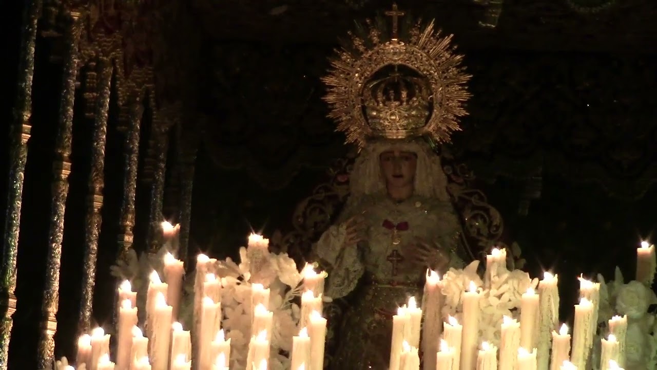 Virgen Refugio Hermandad San Bernardo Sevilla. Mi Amargura. Semana Santa 2022. Calle Mateos Gago.