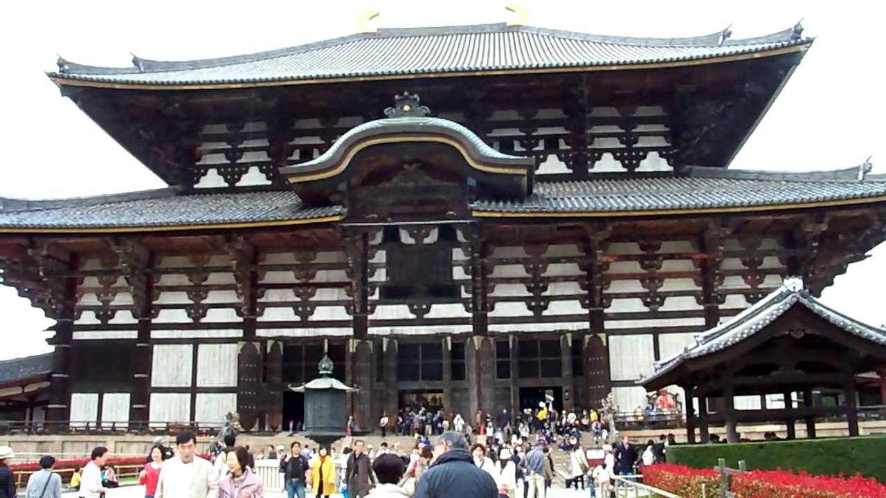 Tondaji - The Biggest Wooden Building in the World, Nara, Japan April 2010