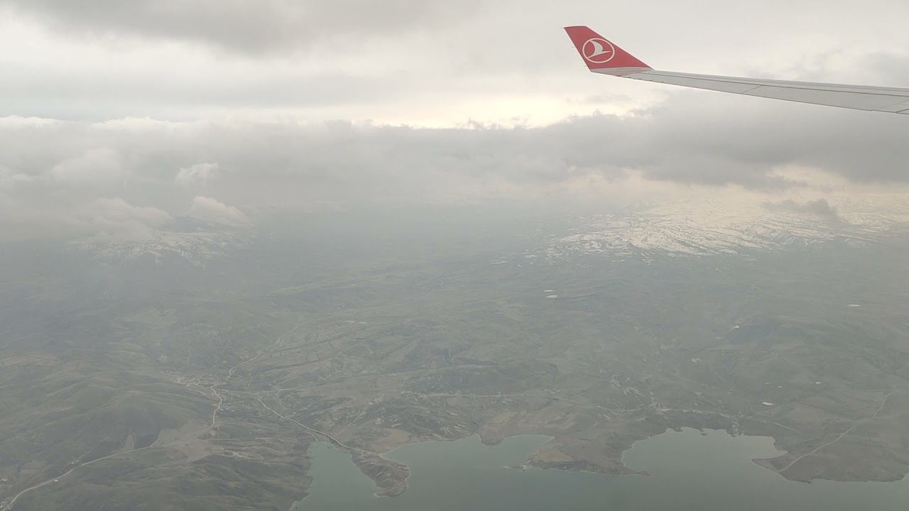 UÇAK  İNİŞ ANI  ANKARA  ESENBOĞA HAVAALANI  THY AİRBUS  A330  TÜRK HAVA YOLLARI