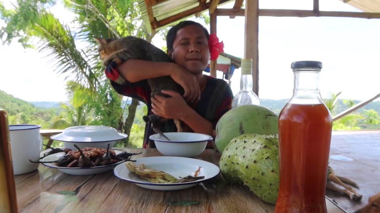 Throwback: Late lunch na kasi hindi pa naluto ang kaning mais no kanin muna tayo hahaha