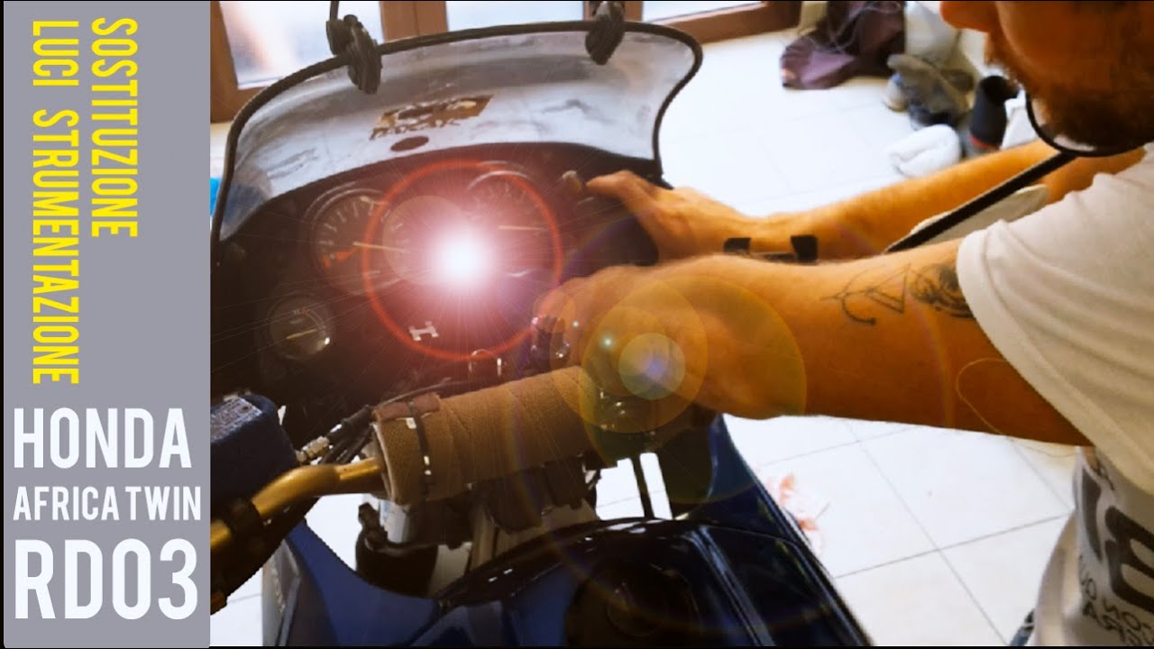 Come sostituire le luci della strumentazione dell'Honda Africa Twin RD03