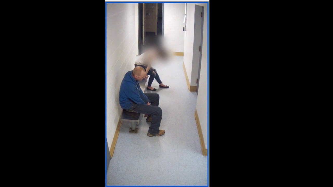 VIDEO: Police looking for man who slipped out of handcuffs, escaped Brooklyn jail