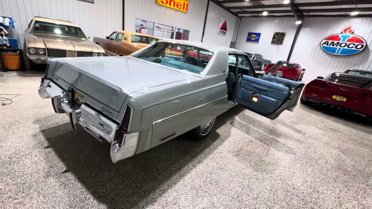 Chrysler New Yorker 1977 года выпуска. Почти новый салон! Реальный пробег 17 000 миль.