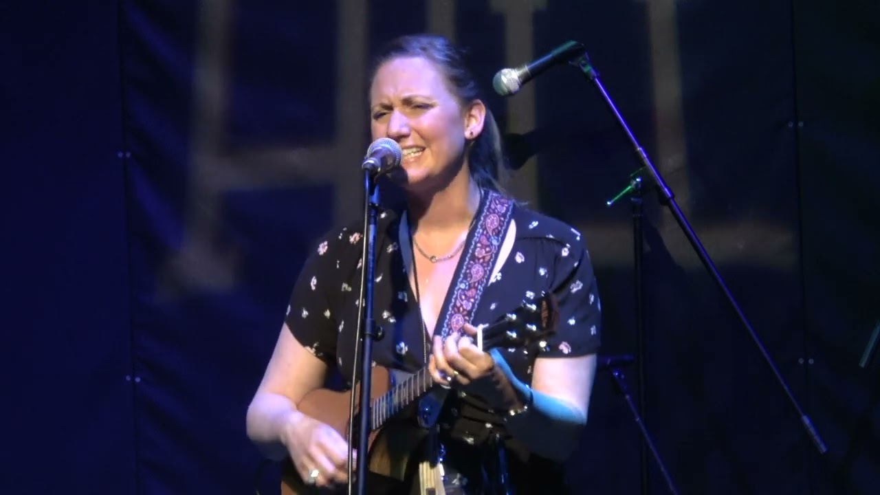 Victoria Vox - Tugboat - live at Swallow Hill