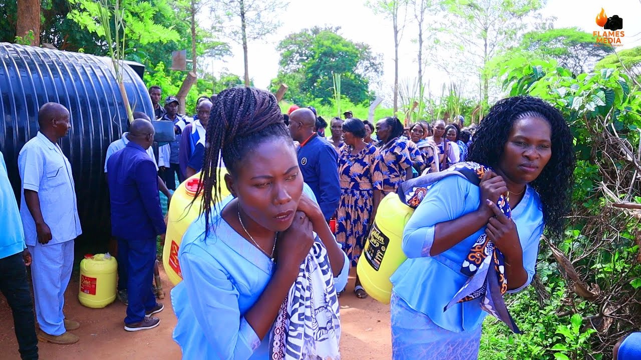 Прибытие выплаты приданого африканскому племени Камба