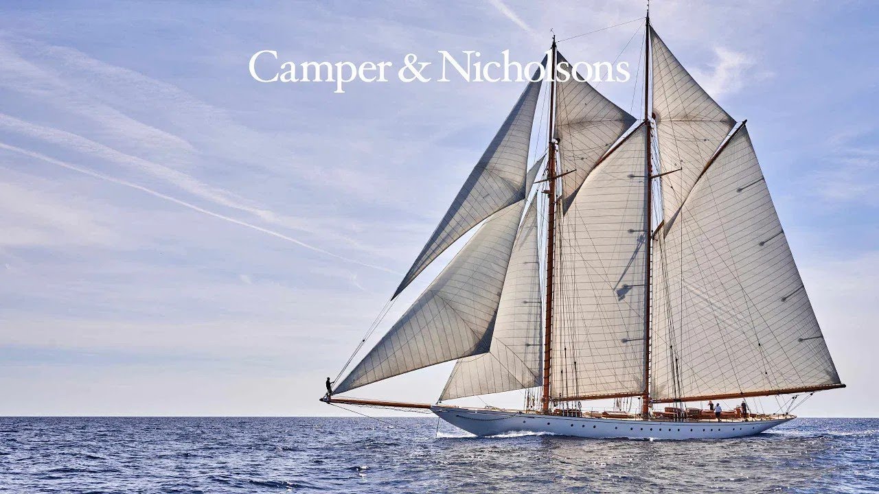 Elena of London | 55.00m (180' 5