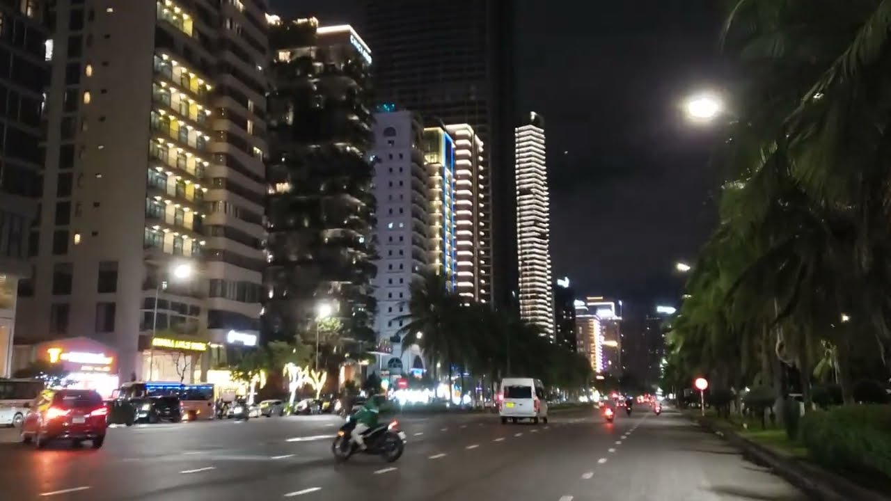 ĐƯỜNG BIỂN VÕ NGUYÊN GIÁP - ĐÀ NẴNG VỀ ĐÊM ĐẸP LUNG LINH