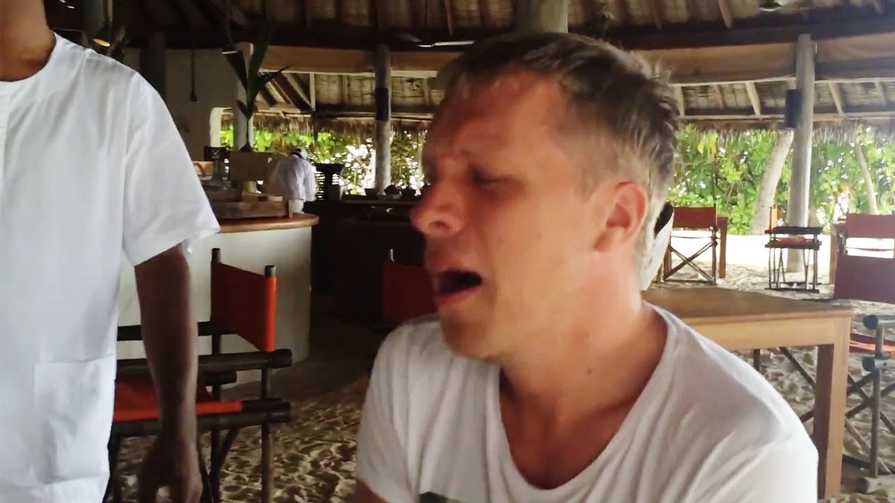 Schärfste Chili der Malediven - Oliver Pocher testet Scotch Bonnet